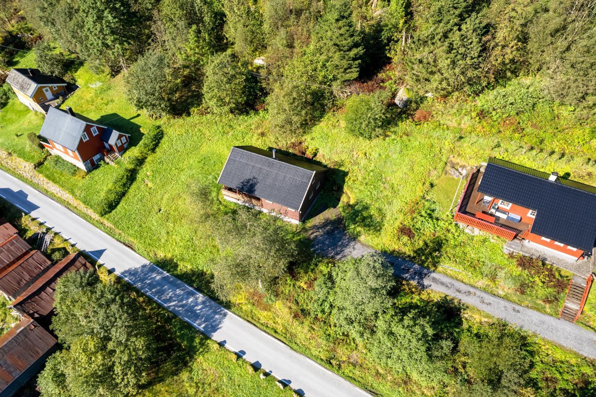 Cabin Alongside The Beautiful Fjaerlandsfjord Exteriör bild